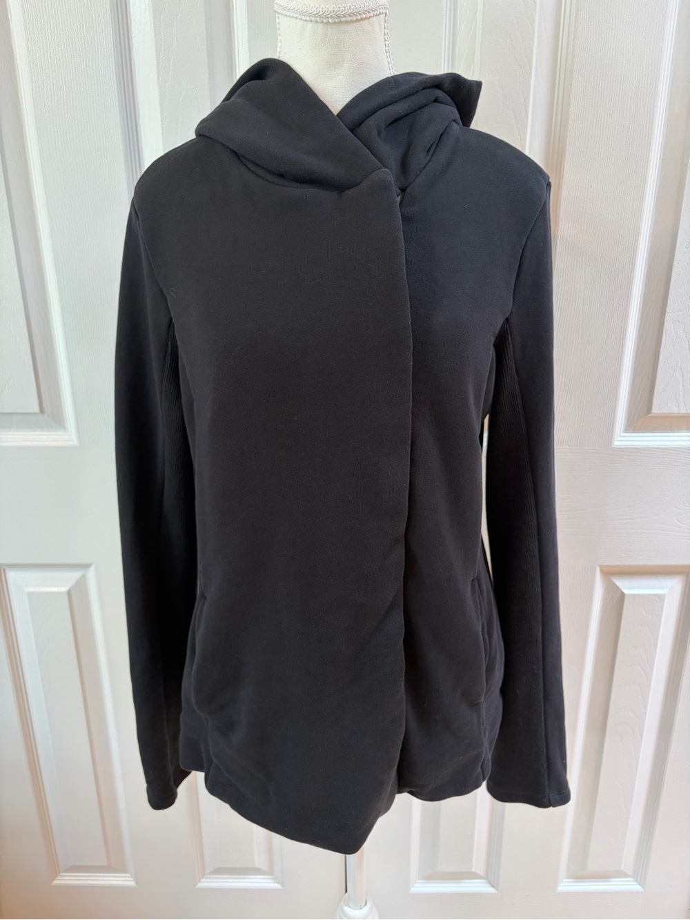Standard James Perse Black Asymmetrical Hooded Zip Up Sweatshirt Size M?